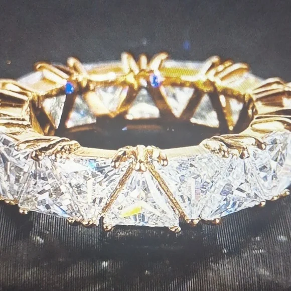 New Elegant Women's Cubic Zirconia Yellow Gold Ring - Picture 5 of 5